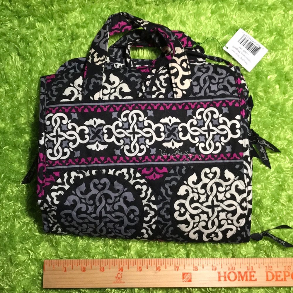 Hanging  purse organizer